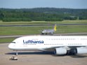 Lufthansa Airbus A 380 zu Besuch Flughafen Koeln Bonn P028
